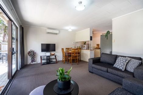 Photo of property in 1/34 Drome View Place, Beach Haven, Auckland, 0626
