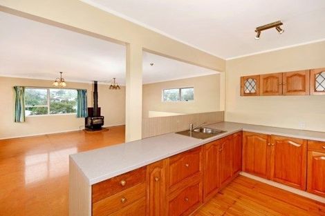 Photo of property in 73 Fairclough Road, Beach Haven, Auckland, 0626