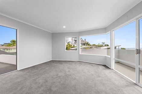 Photo of property in 2 Findlay Street, Moturoa, New Plymouth, 4310