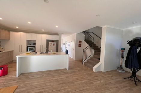 Photo of property in 51 Eugenia Rise, Totara Heights, Auckland, 2105