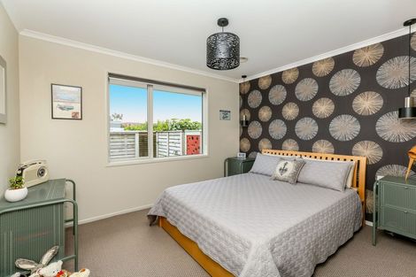Photo of property in 86 Karamea Street, Whalers Gate, New Plymouth, 4310