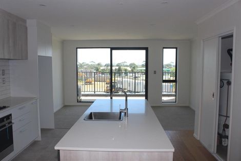 Photo of property in 3/1 Aperira Lane, Wiri, Auckland, 2104