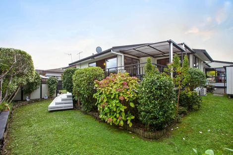 Photo of property in 18 Deanna Drive, West Harbour, Auckland, 0618