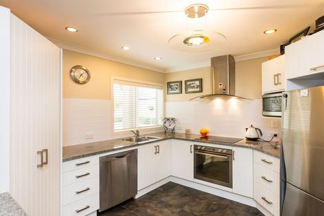 Photo of property in 3 Alma Place, Milson, Palmerston North, 4414