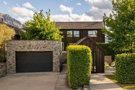 Photo of property in 12 Arran Lane, Jacks Point, Queenstown, 9371
