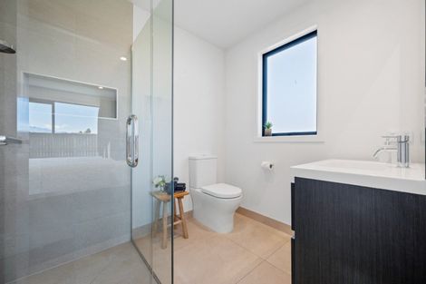 Photo of property in 64 Howden Drive, Jacks Point, 9371