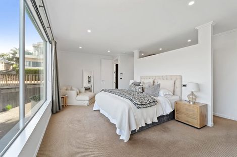 Photo of property in 33a Churchill Road, Murrays Bay, Auckland, 0630