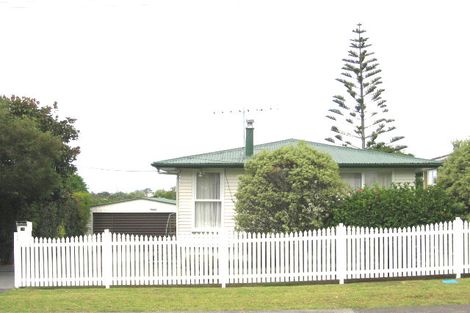 Photo of property in 15 Tramway Road, Beach Haven, Auckland, 0626