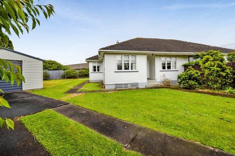 Photo of property in 13 Douglas Street, Hawera, 4610