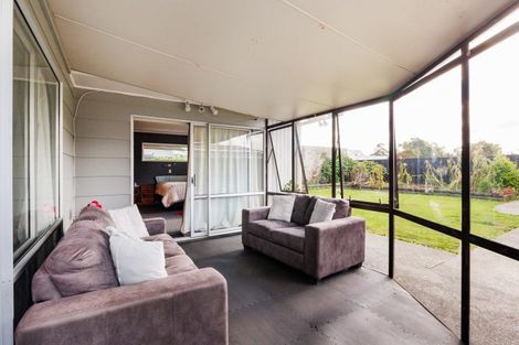 Photo of property in 32 John F Kennedy Drive, Milson, Palmerston North, 4414