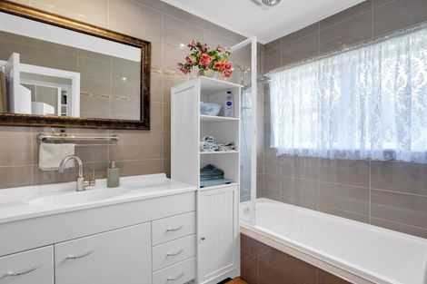 Photo of property in 9 Matthews Crescent, Melville, Hamilton, 3206