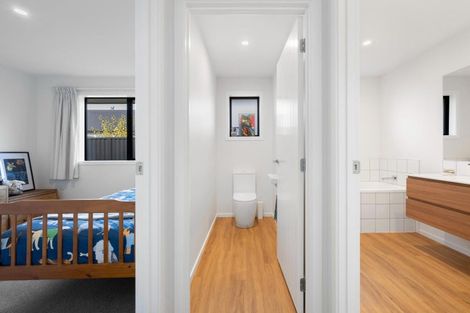 Photo of property in 32 Stratford Drive, Mount Pisa, Cromwell, 9383