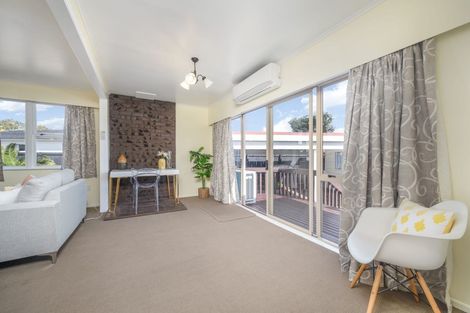 Photo of property in 90 Edgewater Drive, Pakuranga, Auckland, 2010