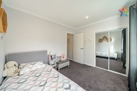 Photo of property in 21 Bledisloe Crescent, Wainuiomata, Lower Hutt, 5014