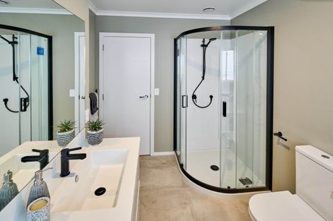 Photo of property in 5 Rotoiti Place, Paraparaumu, 5032