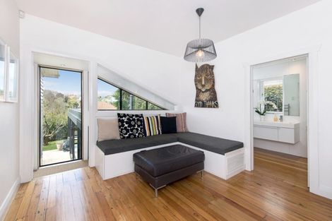 Photo of property in 15 Westmere Park Avenue, Westmere, Auckland, 1022