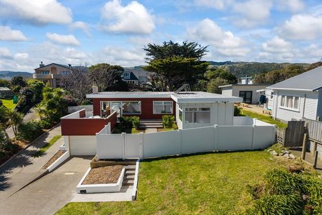 Photo of property in 102 Rosetta Road, Raumati South, Paraparaumu, 5032