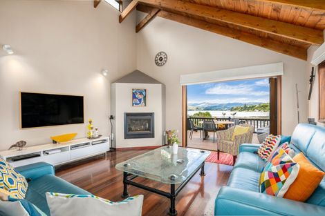 Photo of property in 1/6 Mana Esplanade, Paremata, Porirua, 5026