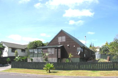 Photo of property in 15 Centorian Drive, Windsor Park, Auckland, 0632