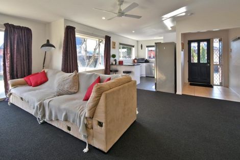 Photo of property in 8 Parkwood Place, Parklands, Christchurch, 8083