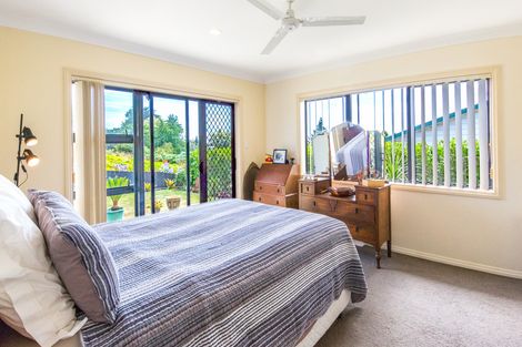 Photo of property in 84 Collingwood Road, Waiuku, 2123