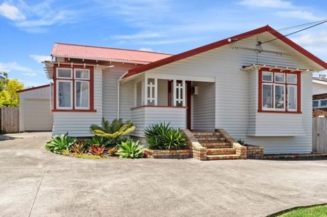 Photo of property in 8 Creamer Avenue, Belmont, Auckland, 0622