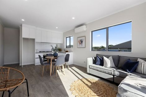 Photo of property in 18 Gilbransen Road, Kumeu, 0810