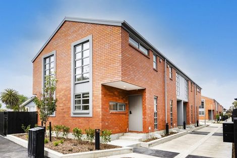 Photo of property in 2/94 Mathesons Road, Phillipstown, Christchurch, 8011