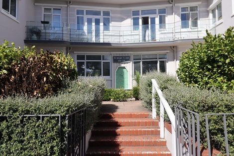 Photo of property in Fountain Court, 16/48 Oriental Parade, Oriental Bay, Wellington, 6011