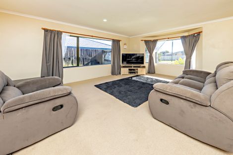 Photo of property in 15 Killeen Place, Flat Bush, Auckland, 2019