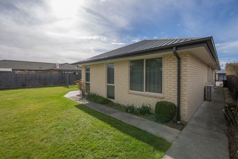 Photo of property in 15 Calvandra Grove, Rangiora, 7400