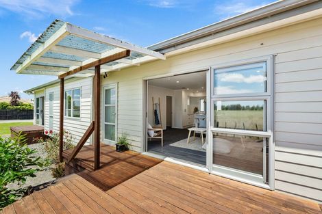 Photo of property in 15 Lowburn Avenue, Waipu, 0510