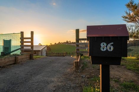 Photo of property in 86 Valley Road, Waitoki, 0871
