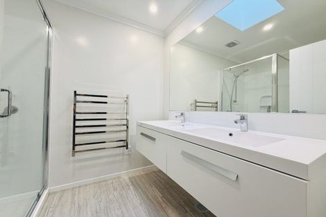 Photo of property in 21 Koreke Close, Kenepuru, Porirua, 5022