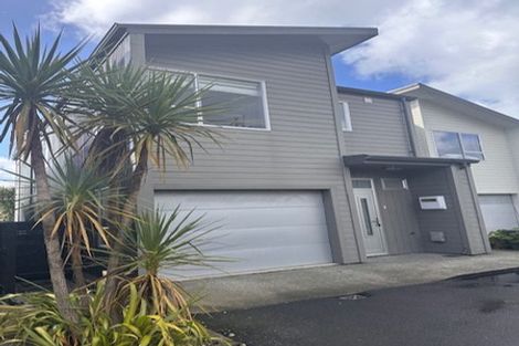 Photo of property in 10/3 Severn Street, Island Bay, Wellington, 6023