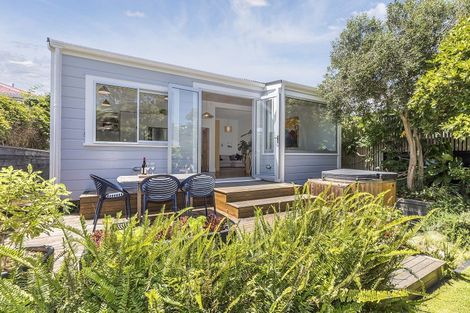 Photo of property in 40 Stanley Street, Berhampore, Wellington, 6023