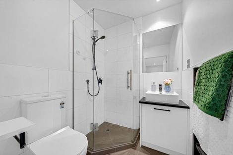 Photo of property in 21 Meritage Lane, Te Atatu South, Auckland, 0610
