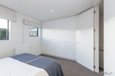 Photo of property in 4 Jean Caldwell Way, Island Bay, Wellington, 6023