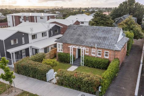 Photo of property in 15 Range View Road, Mount Albert, Auckland, 1025