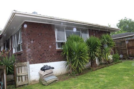 Photo of property in 2/199 Henderson Valley Road, Henderson, Auckland, 0612