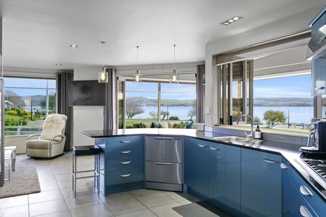 Photo of property in 382 Lake Terrace, Two Mile Bay, Taupo, 3330