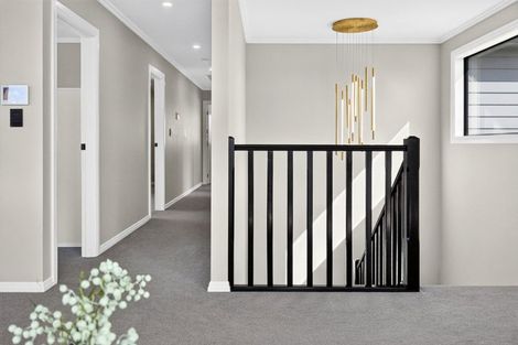 Photo of property in 1 Taku Close, Long Bay, Auckland, 0630