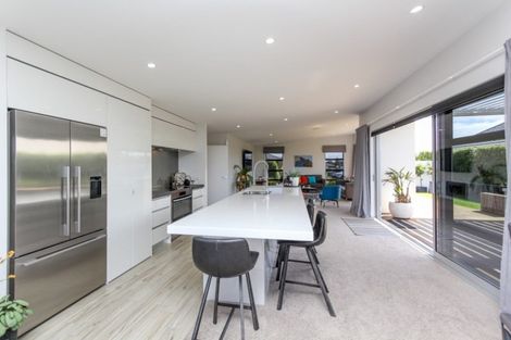 Photo of property in 18 Wentworth Lane, Waiwhakaiho, New Plymouth, 4312