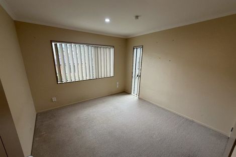 Photo of property in 7a Boeing Place, Goodwood Heights, Auckland, 2105