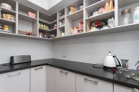 Photo of property in 28 Hawthorne Street, Strowan, Christchurch, 8052