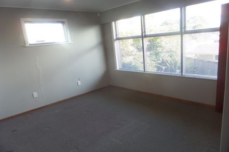 Photo of property in 11 Beverley Grove, Paparangi, Wellington, 6037