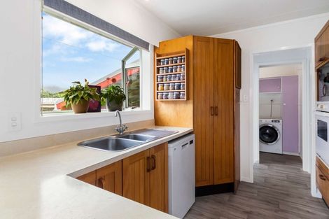 Photo of property in 31 Browning Crescent, Owhata, Rotorua, 3010