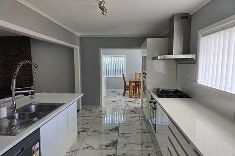 Photo of property in 52 Cambridge Terrace, Papatoetoe, Auckland, 2025