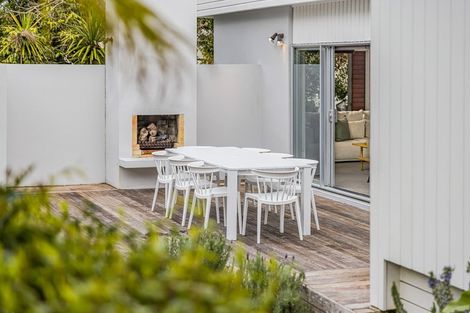 Photo of property in 16 Prestige Place, Castor Bay, Auckland, 0620