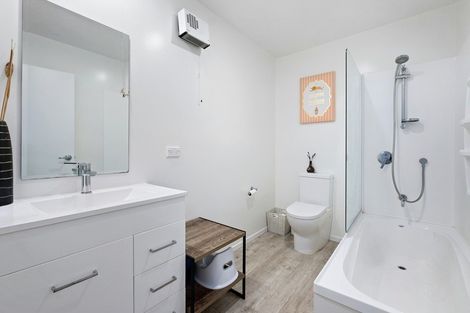 Photo of property in 5 Mallard Street, Albert Town, Wanaka, 9305